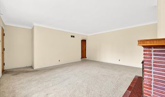 7438 Cheshire Ln, Affton, MO 63123