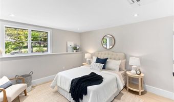 35 Coggeshall Ave, Newport, RI 02840