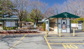 1011 Williamsburg Cir, Warwick, RI 02886