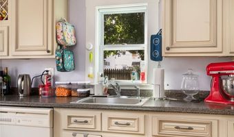 88 Lincoln Ave, East Providence, RI 02915