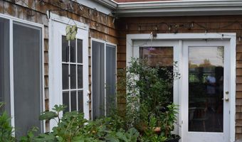99 S Main St, Acushnet, MA 02743