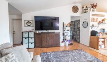 1852 S 60TH St, Springfield, OR 97478