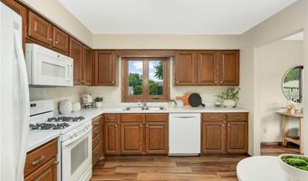 15704 Henna Ct, Apple Valley, MN 55124