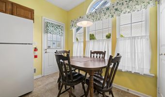 84 Chain Blvd, Bayville, NJ 08721