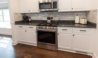 31 Merrill Rd, Clinton, CT 06413