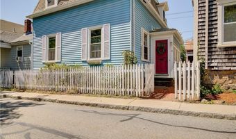 36 Dixon St, Newport, RI 02840