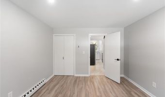 47 Kingsland Ct 6A, Charlestown, RI 02813