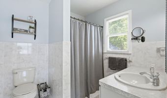482 Clifton Ave, Bayville, NJ 08721