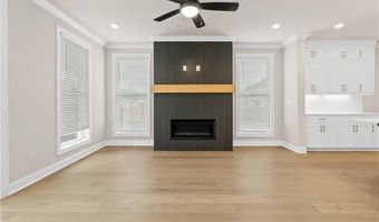 5480 Bandolino Ln 423, Peachtree Corners, GA 30092