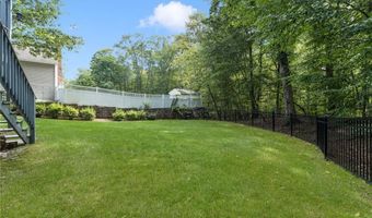 7 Cathedral Ct, Cumberland, RI 02864
