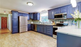 11 Golden Blvd, North Smithfield, RI 02896