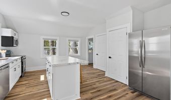 26 Vernon St, Auburn, ME 04210