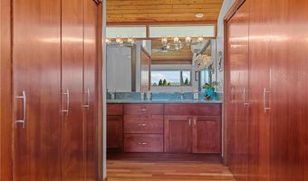 10 Ocean View Dr, Middletown, RI 02842