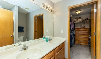 2819 Ashland Ct, Altoona, IA 50009