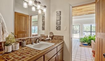 35 Arroyo Vis, Arroyo Hondo, NM 87571