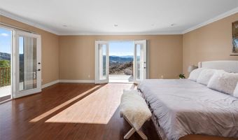 9455 Hierba Rd, Agua Dulce, CA 91390