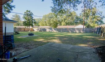 105 Park St, Batesville, MS 38606