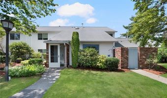 933 Williamsburg Cir, Warwick, RI 02886