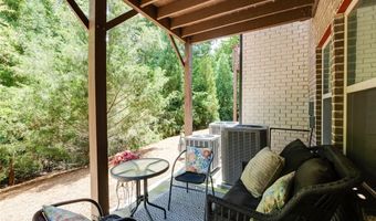 1616 Prestwick Ln, Dunwoody, GA 30338