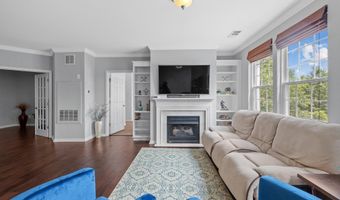 191 SOMERVELLE St 205, Alexandria, VA 22304