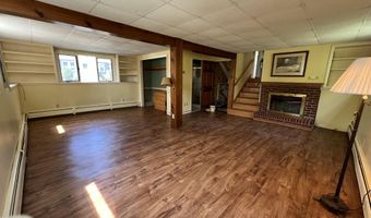 277 Pearl St, Bangor, ME 04401