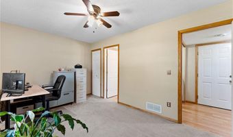6738 158th St W, Apple Valley, MN 55124