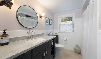 25 Hillview Ave, North Smithfield, RI 02896