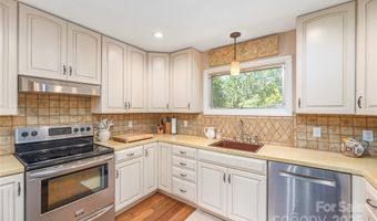 24 Woodcrest Rd, Asheville, NC 28804