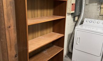 13 Fenway Rd, Branford, CT 06405