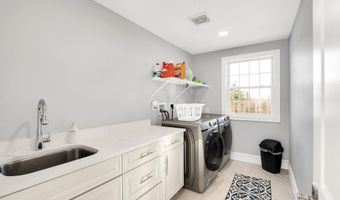 19 Woodhill Hooksett Rd, Bow, NH 03304