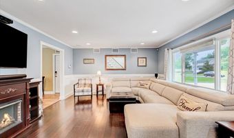 77 Warren Dr, Aberdeen, NJ 07747