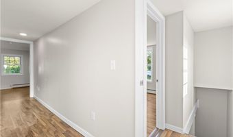280 Long St, Warwick, RI 02886