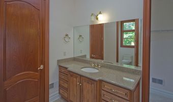 81 Potts Rd, Allentown, NJ 08501