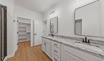 23 Ironside Ln, Bella Vista, AR 72715