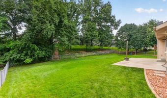 1115 Shadowoak Dr, Ballwin, MO 63021