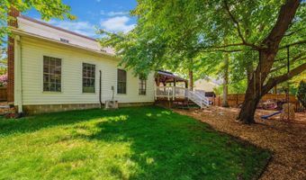 9220 BURNETTA Dr, Annandale, VA 22003