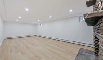 21 E Central Ave, Bergenfield, NJ 07621