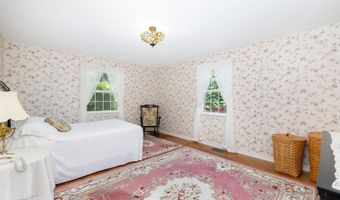 132 Fern Hill Rd, Bristol, CT 06010