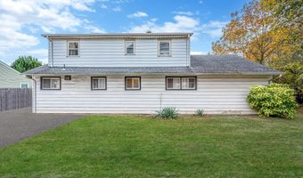 38 Somerset Rd E, Amityville, NY 11701