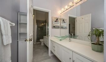 1878 Ridgeview Circle Dr, Ballwin, MO 63021