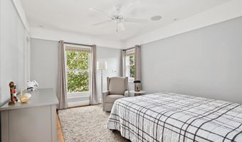 1801 N HARTFORD St N, Arlington, VA 22201