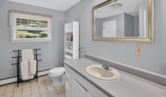 61 Sunny Hollow Pl, Bangor, ME 04401