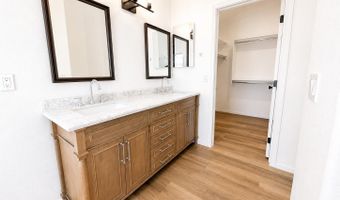 12605 W ROANOKE Ave, Avondale, AZ 85323