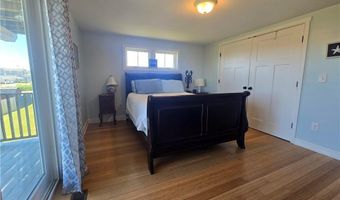 9 Arbeth Rd, Narragansett, RI 02879