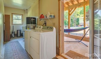 153 Vinewood Cir, Asheville, NC 28806
