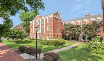 906 S WASHINGTON St 311, Alexandria, VA 22314