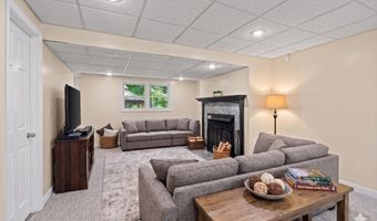 22 Collegeview Dr, Albany, NY 12211