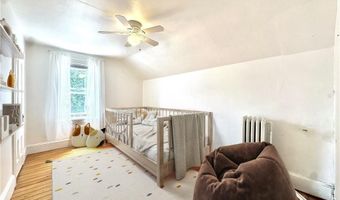 91 Van Zandt Ave, Newport, RI 02840
