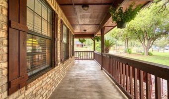 156 Home Place Dr, Adkins, TX 78101