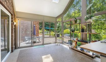 10011 E Rivershore Dr SE, Alto, MI 49302